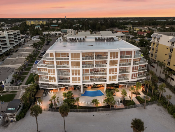 Spectacular Two Bedroom Vacation Condo in Siesta Key
